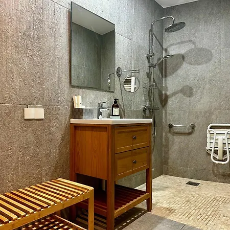 Otel Irin 3*