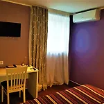 Irin Hotel 3*