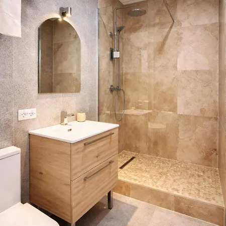 Irin Hotel